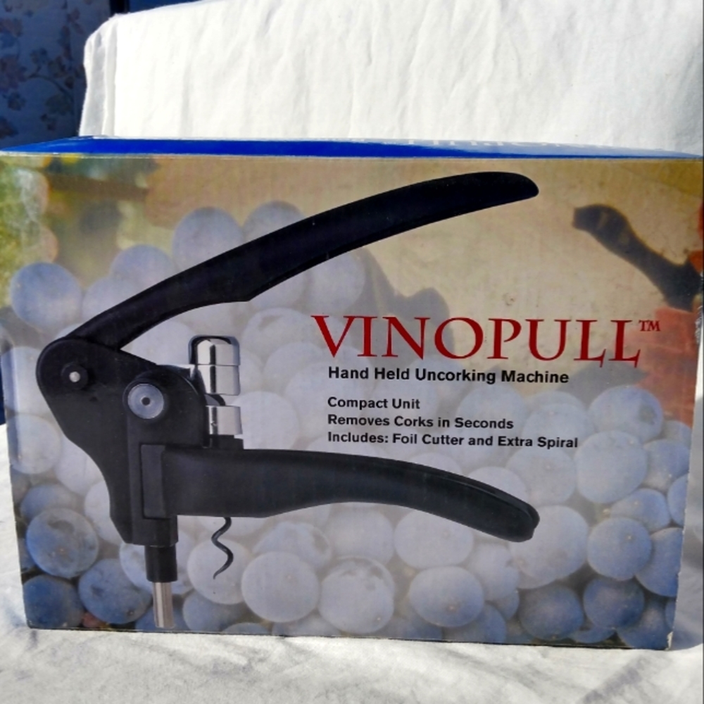 Vinopull uncorking machine.